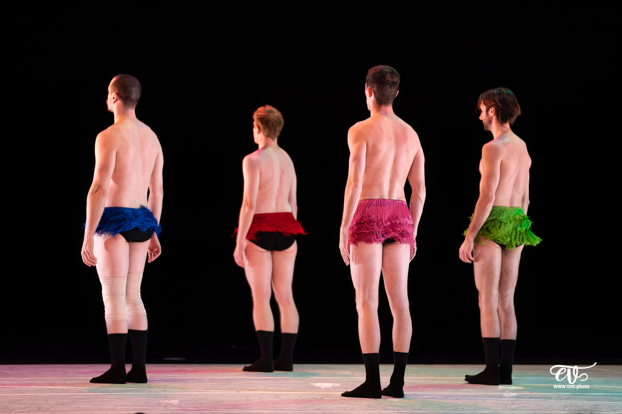 A4 (COMME LA FEUILLE) CIE CHICOS MAMBO